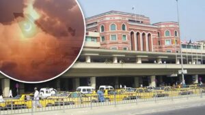 Blasts in Lahore: पाकिस्तान का एयर डिफेंस सिस्टम HQ-9 तबाह, अब शर्म मिटाने की कोशिश? 2 "लाहौर में एयर डिफेंस सिस्टम के तबाह होने के बाद का दृश्य, जिसमें धुआं और मलबा नजर आ रहा है।